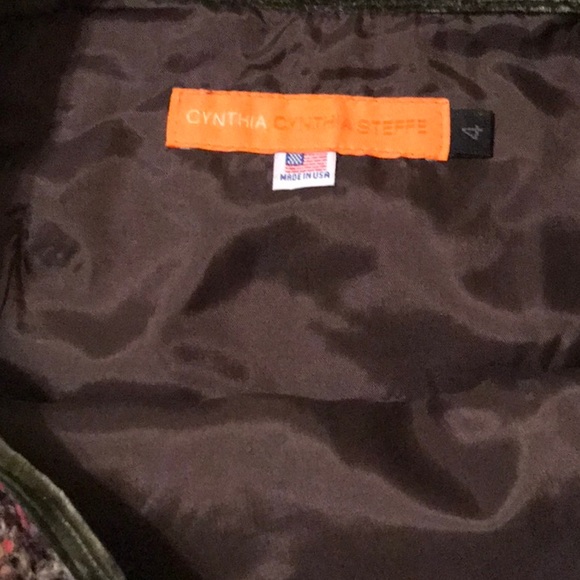 Cynthia Steffe Olive Tweed Skirt Size 4 - Picture 2 of 3